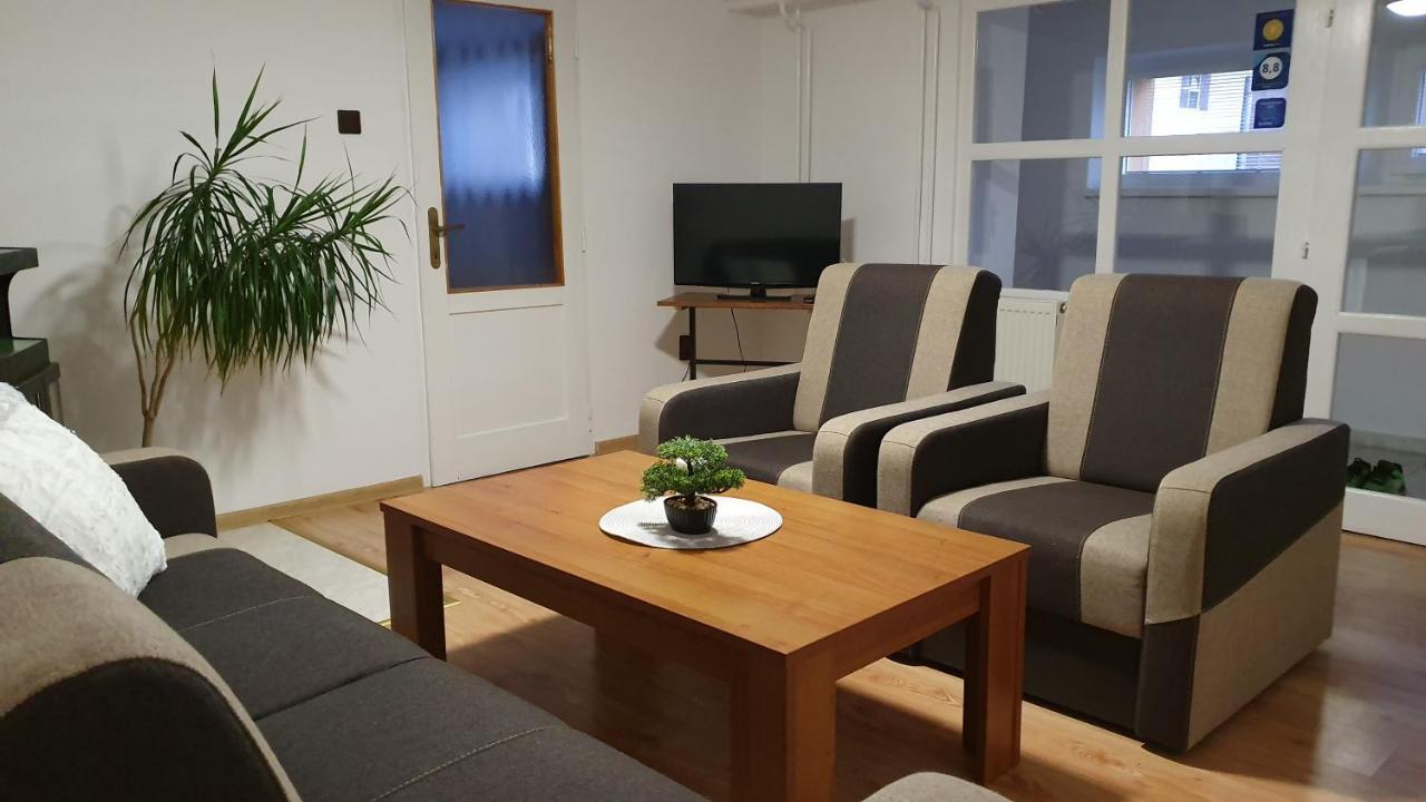 Apartmany Anna Bešeňová Eksteriør billede
